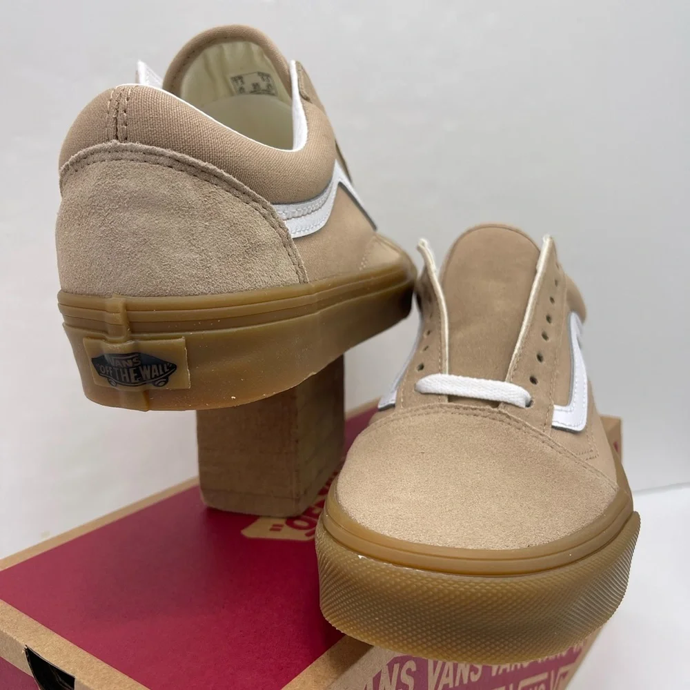 Vans Women's Beige and White Sneakers Old Skool Sesame/Gum VN0A38G1QA2 Sneakers